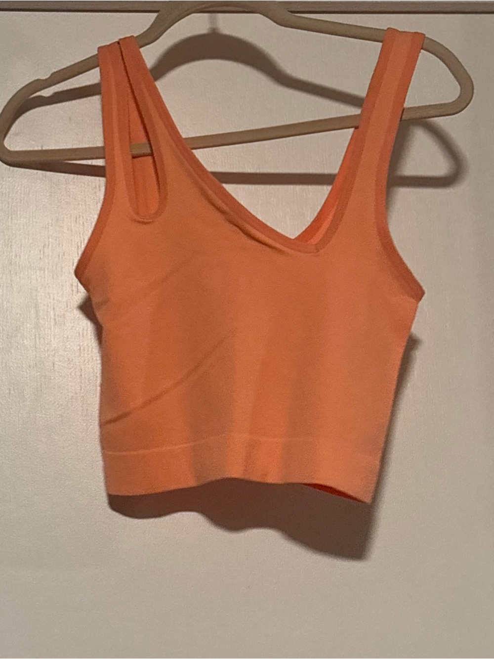 Colsie coral Orange V-Neck Seamless Sports Bra Crop